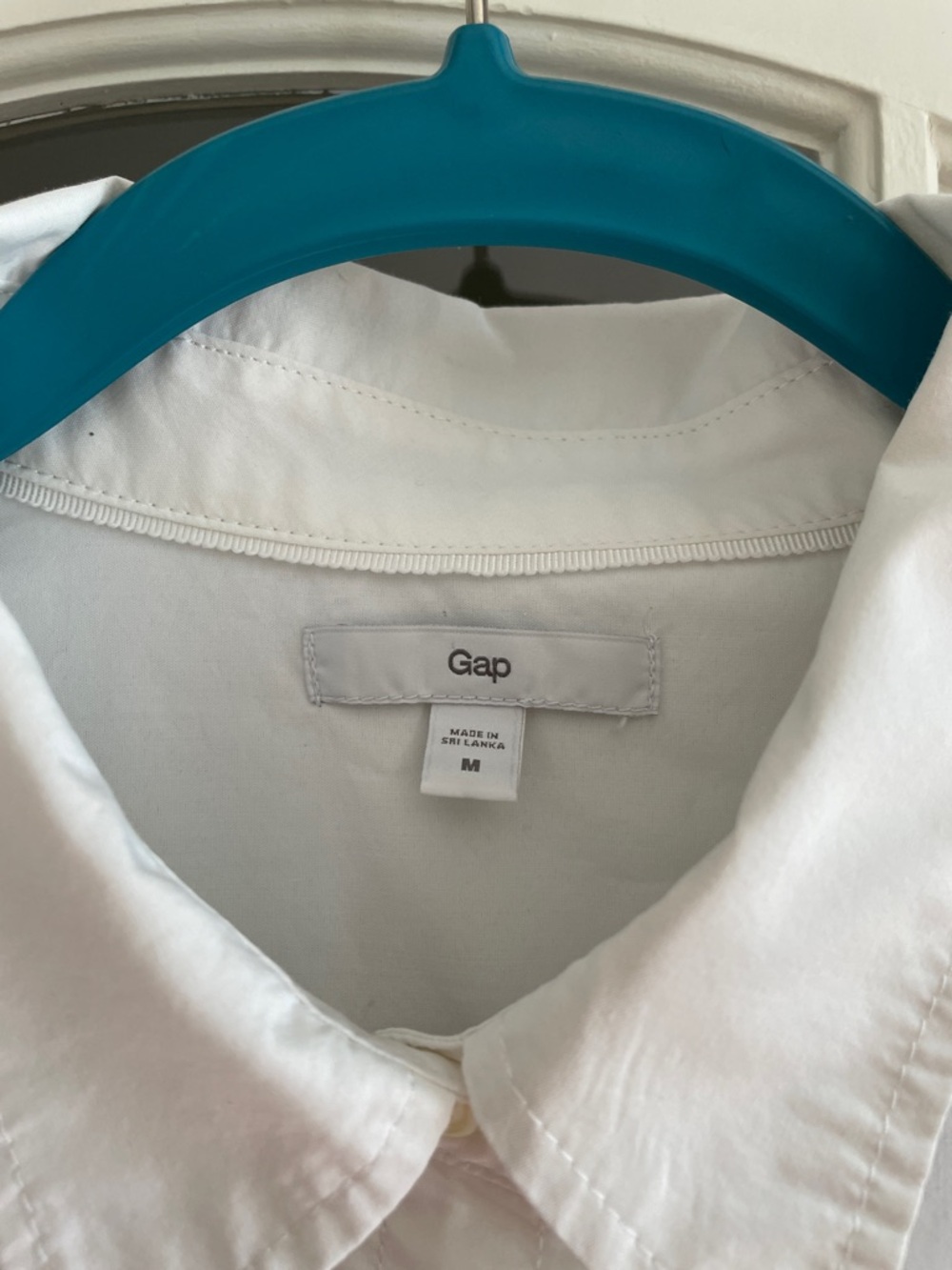 GAP White Long-Sleeve Button Down Shirt - Picture 2 of 6